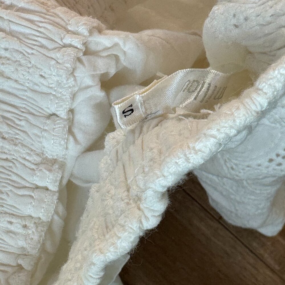 White Set - Picture 4 of 8